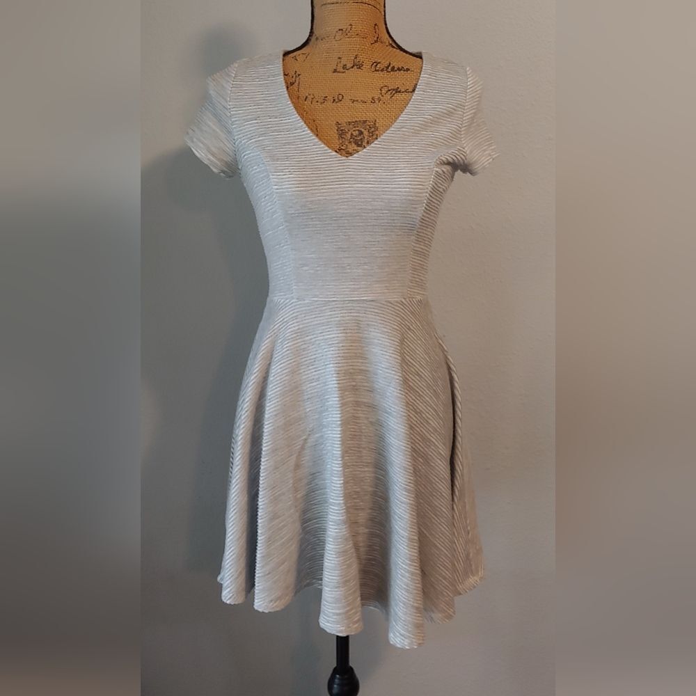 Buttons A-Line Textured V-Neck Dress Sz M